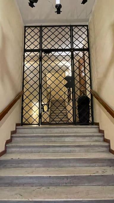 Apartament Vicolo San Trifone By Hili Rzym Zewnętrze zdjęcie