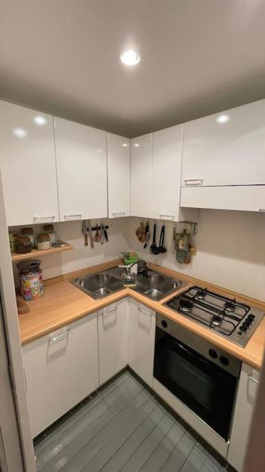 Apartament Vicolo San Trifone By Hili Rzym Zewnętrze zdjęcie