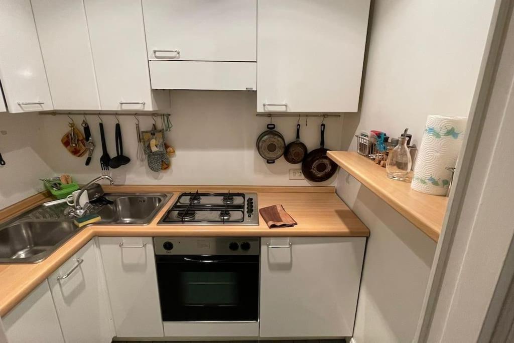 Apartament Vicolo San Trifone By Hili Rzym Zewnętrze zdjęcie